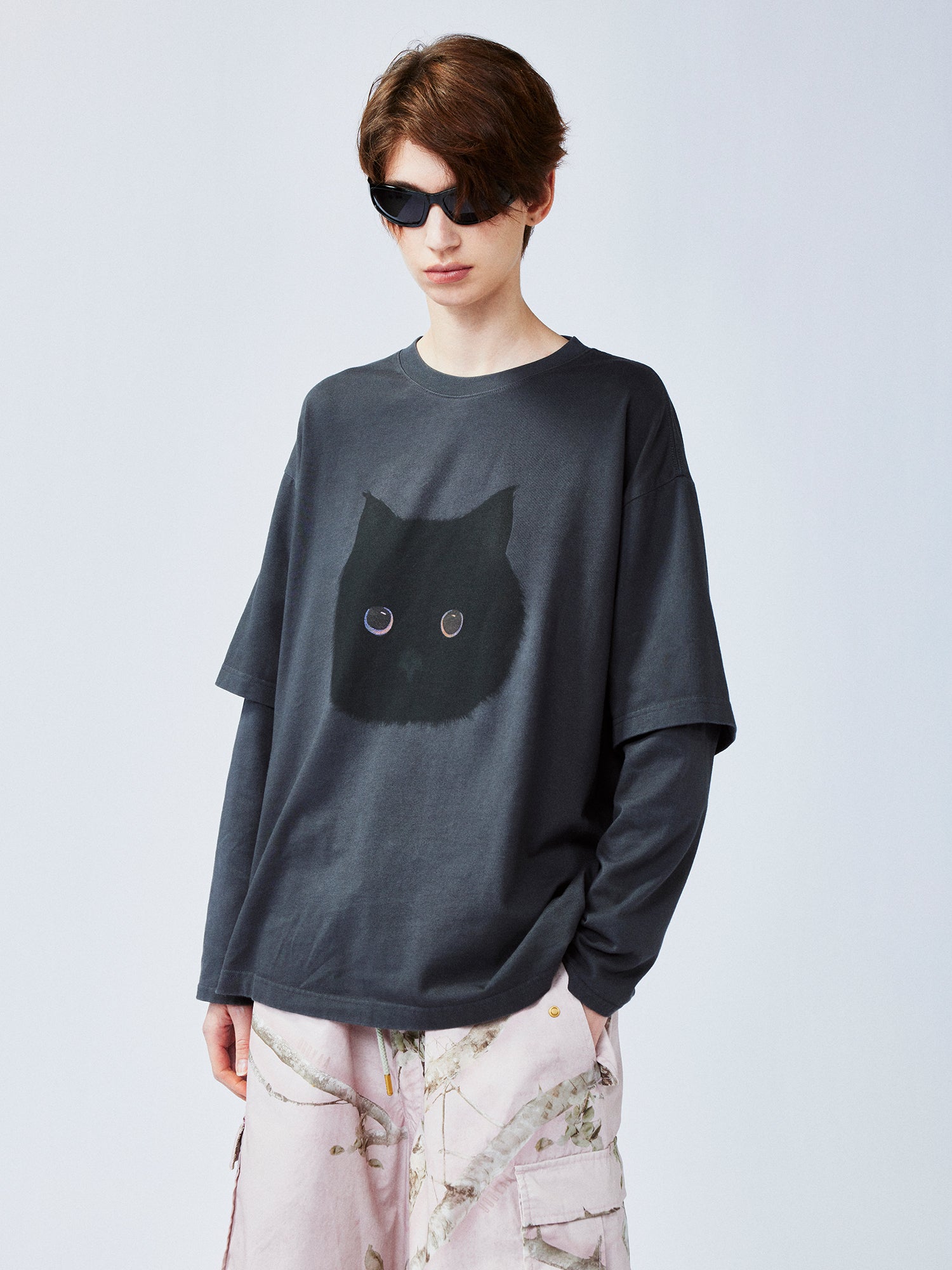 Chubby black cat faux two-piece T-shirt