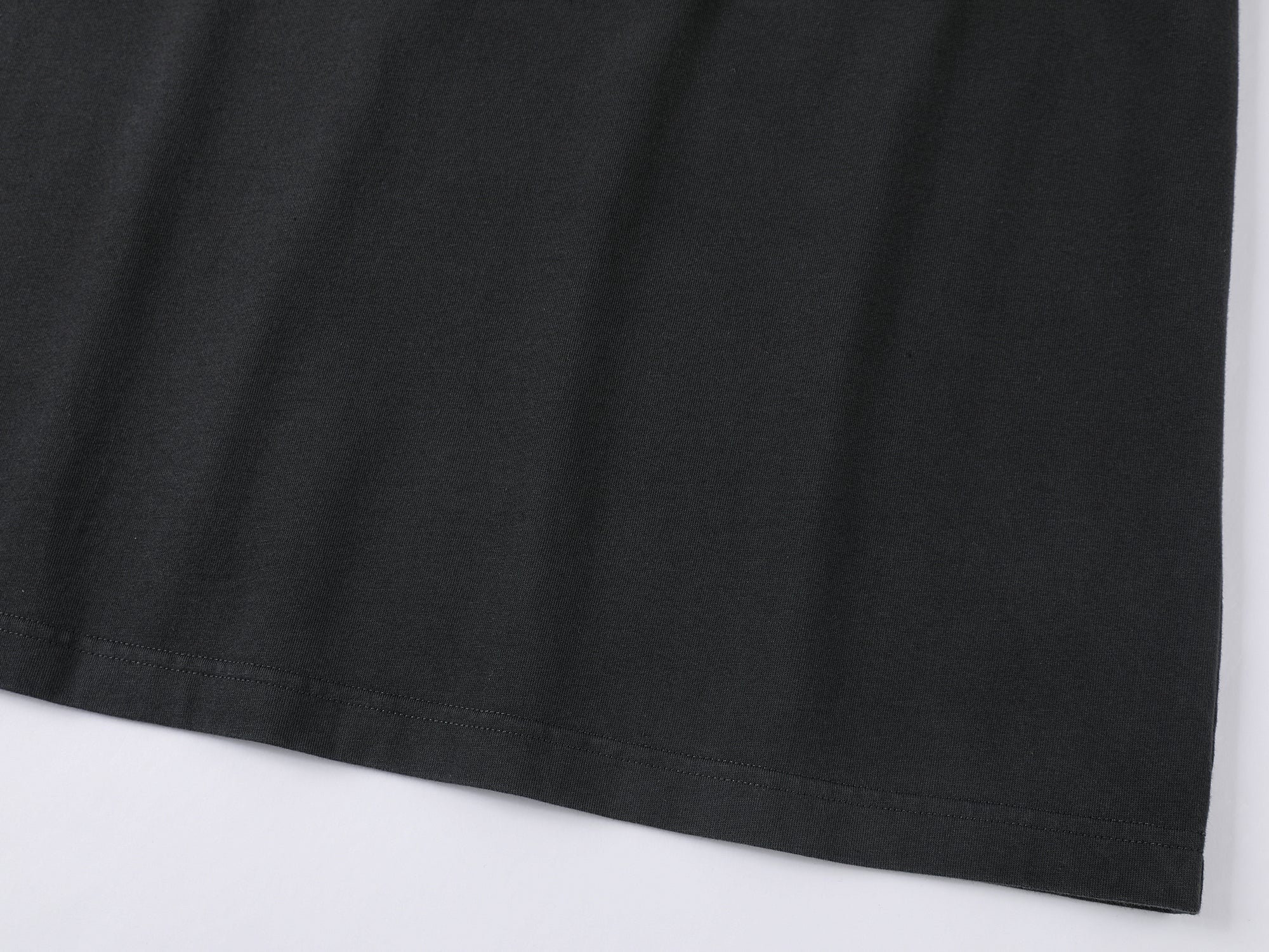 Chubby black cat faux two-piece T-shirt