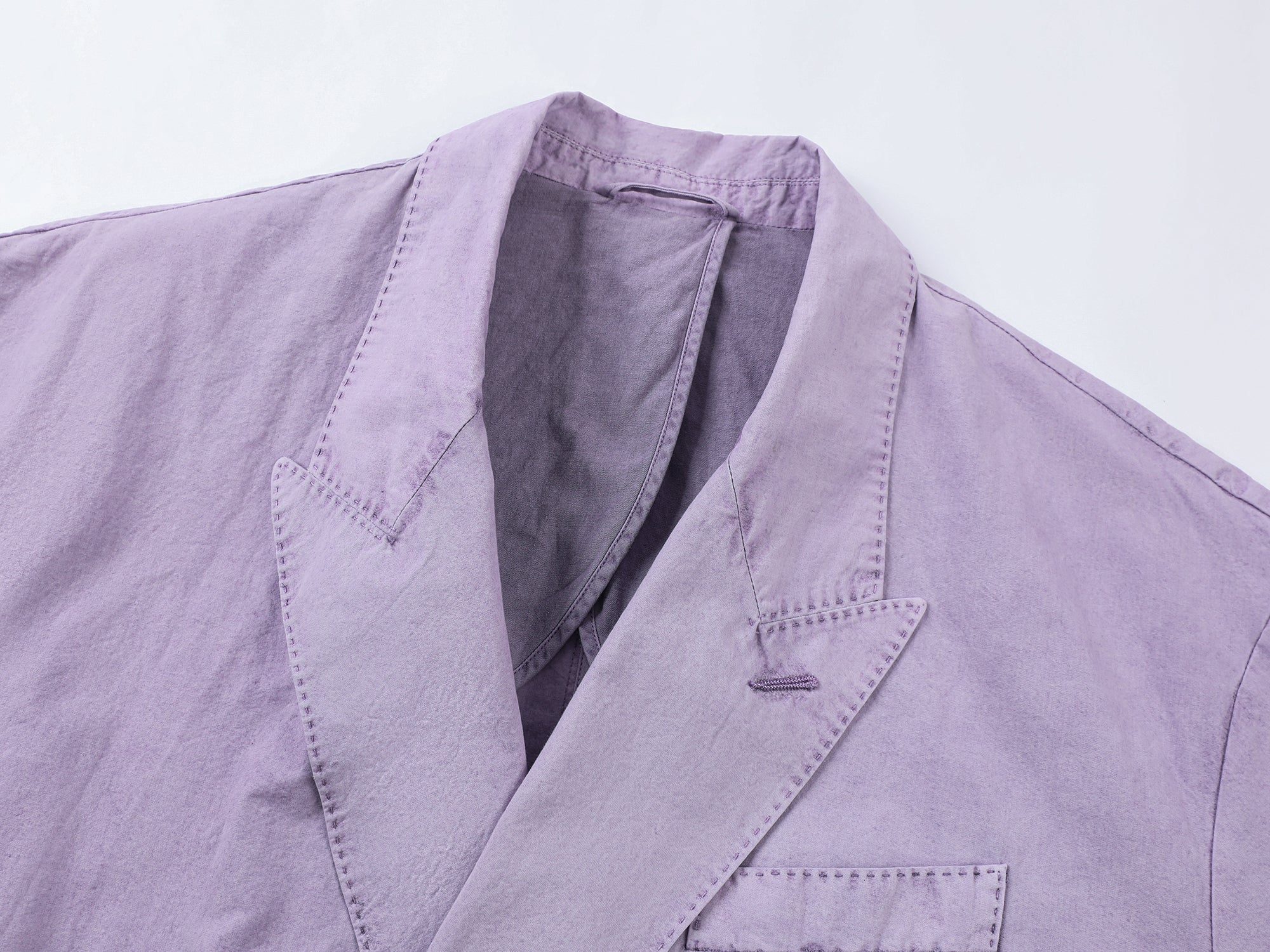 Youthful and romantic double-breasted gun flap collar blazer