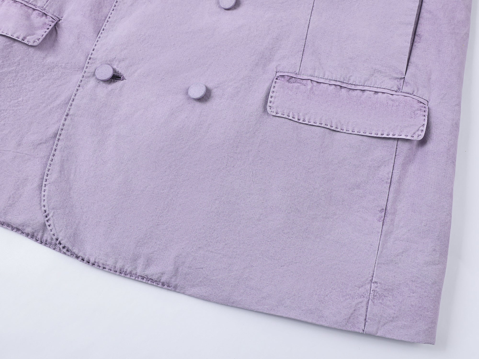 Youthful and romantic double-breasted gun flap collar blazer