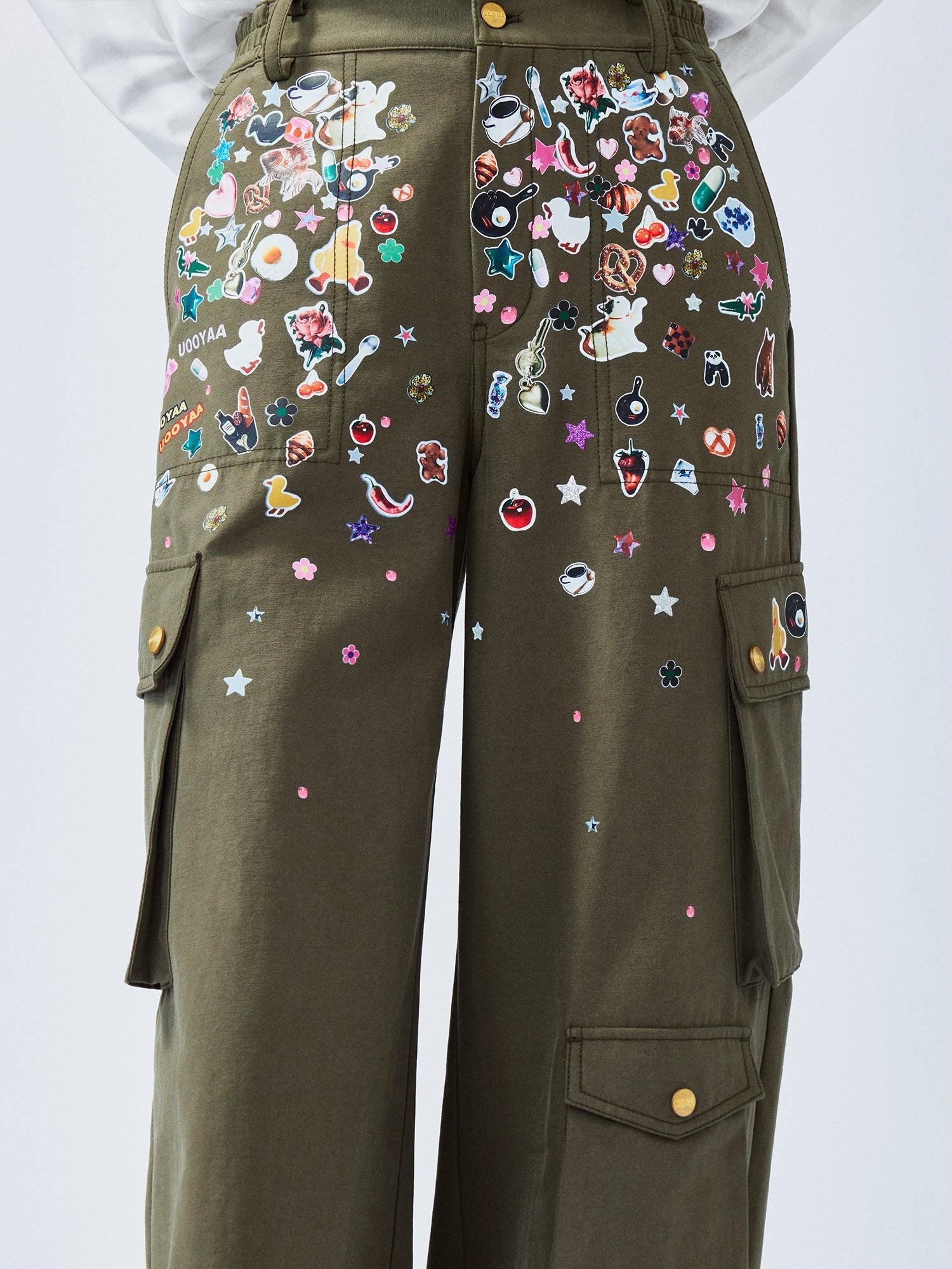 Playful sticker patch army green cargo pants