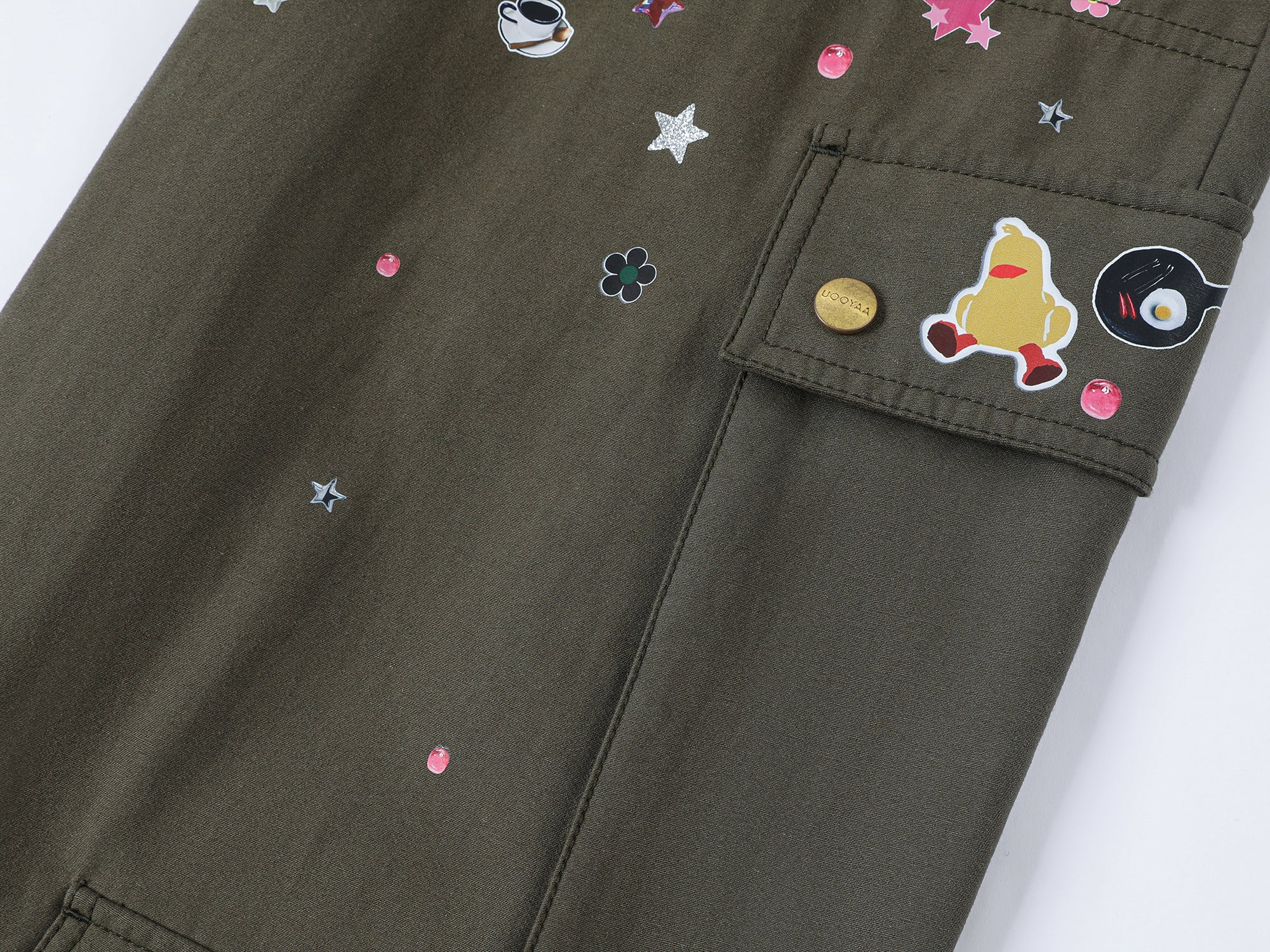 Playful sticker patch army green cargo pants