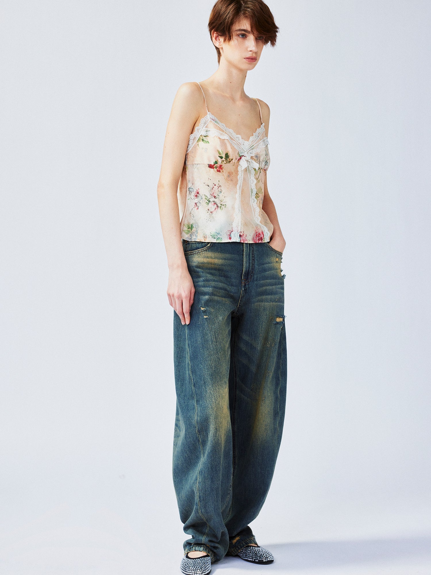 Wardrobe essential distressed wash scythe-cut jeans
