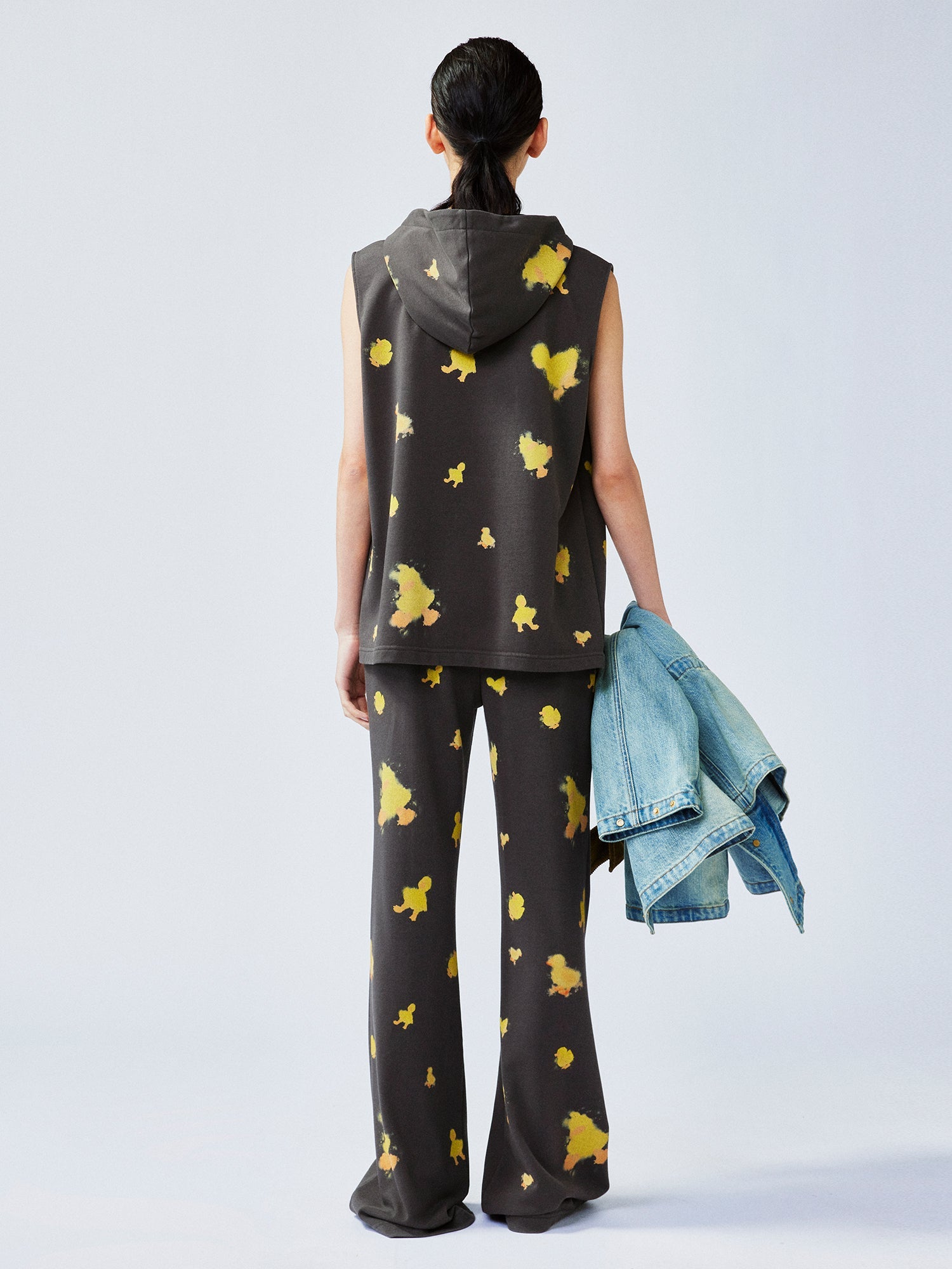 "I" duck hoodie vest