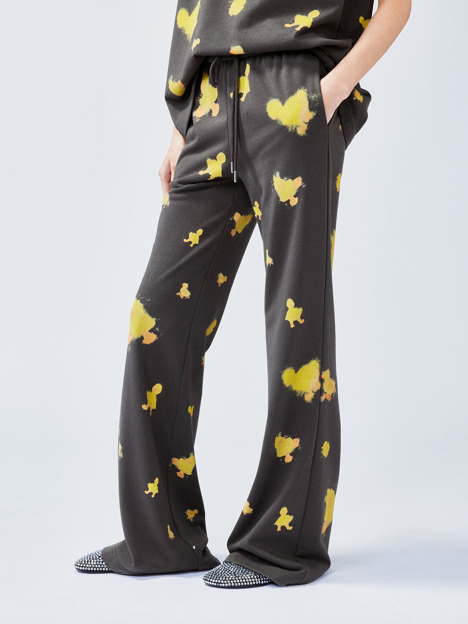 "I" duck flared pants