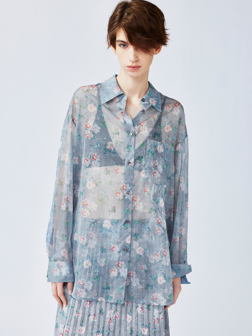ロマンチックな壁紙の花柄シャツ