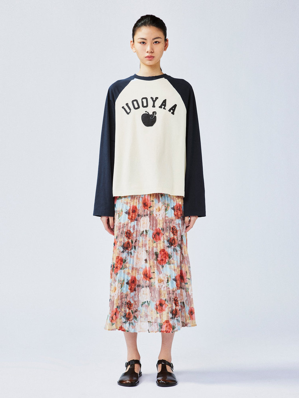 Playful apple worm raglan sleeve T-shirt