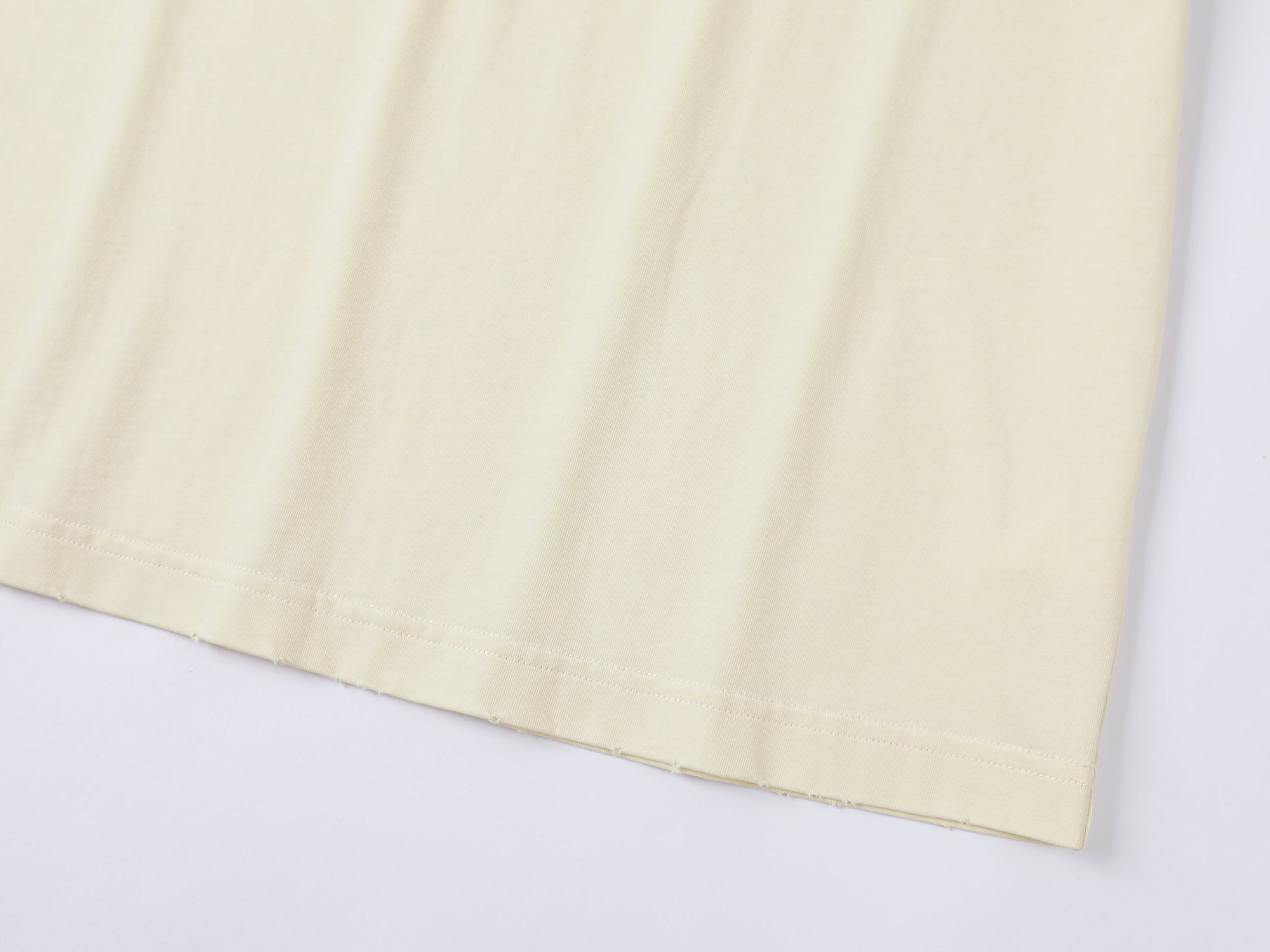 Playful apple worm raglan sleeve T-shirt