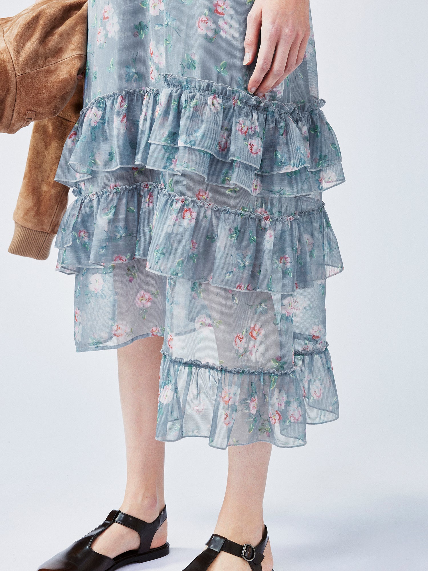 Romantic wallpaper floral suspender dress