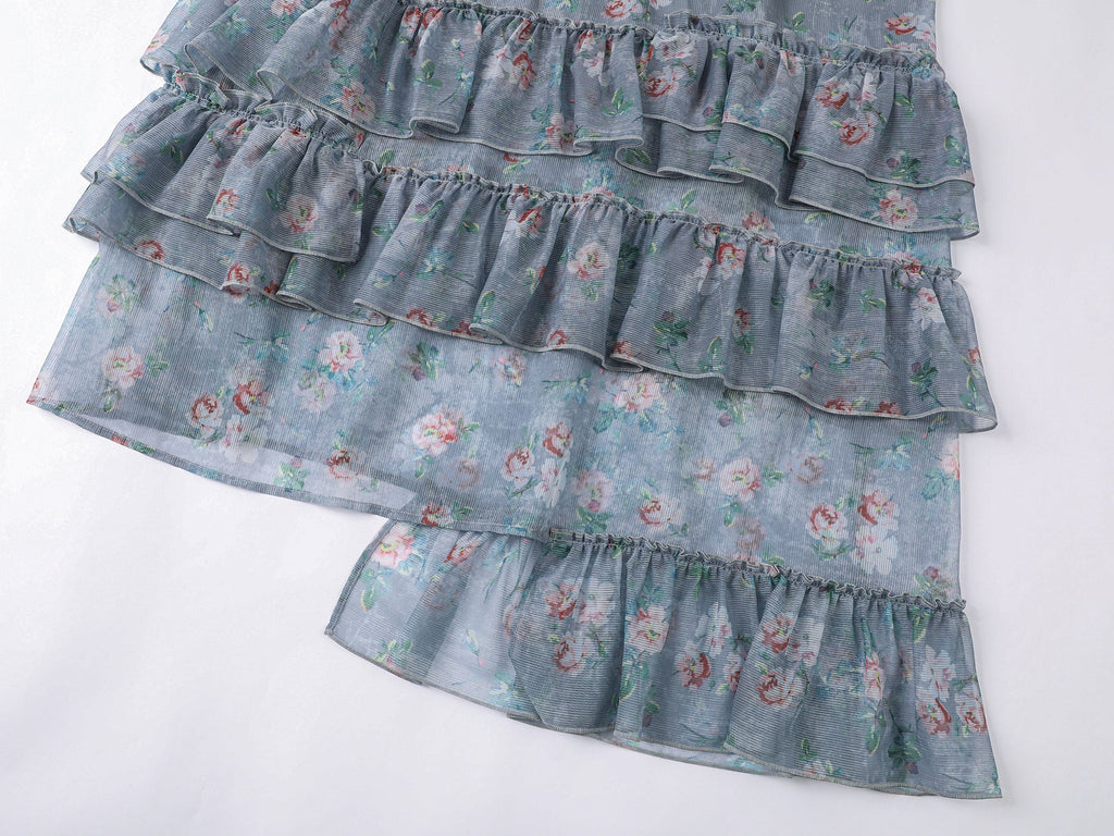 ロマンチックな壁紙の花柄サスペンダードレス
