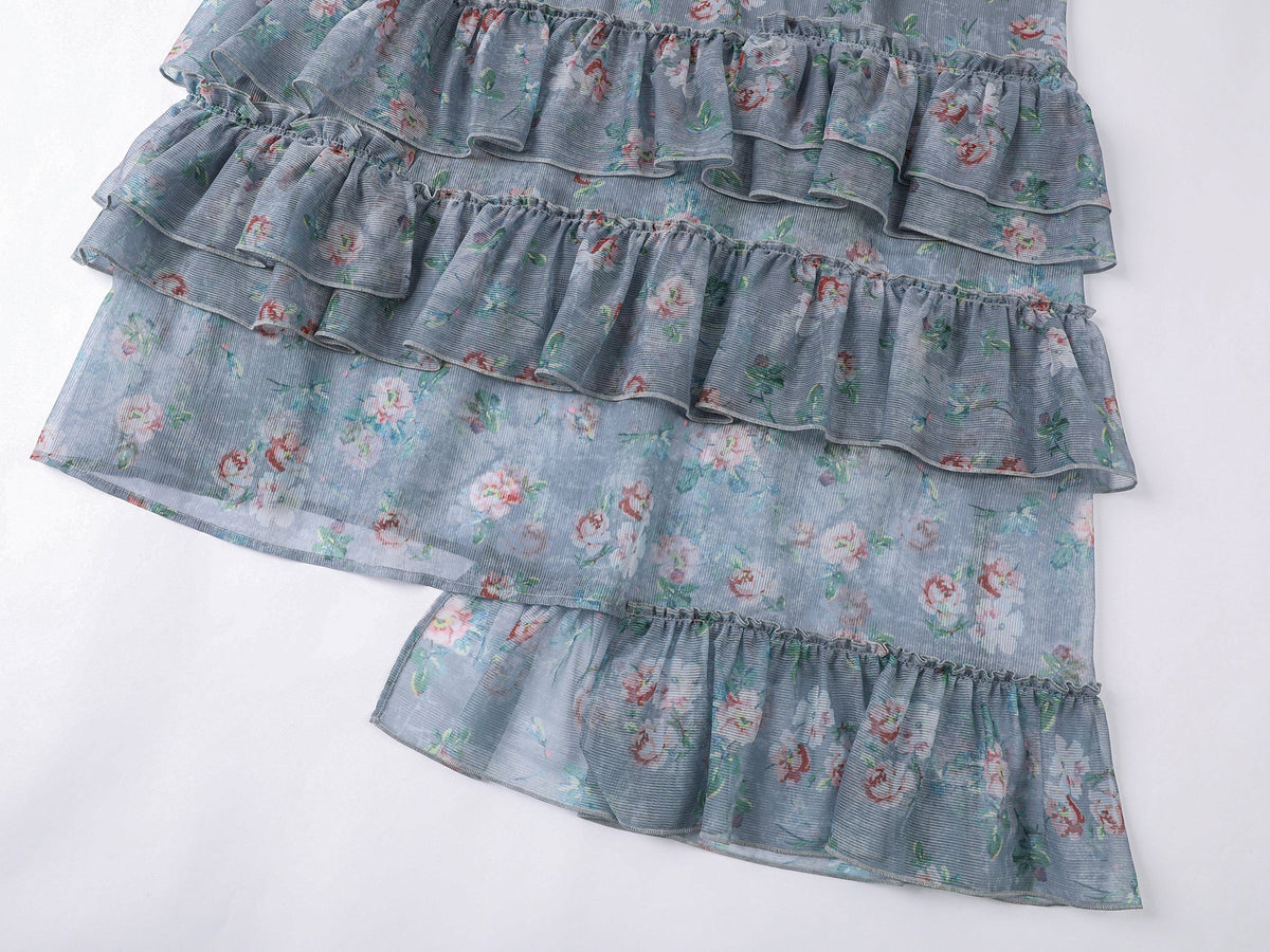 ロマンチックな壁紙の花柄サスペンダードレス