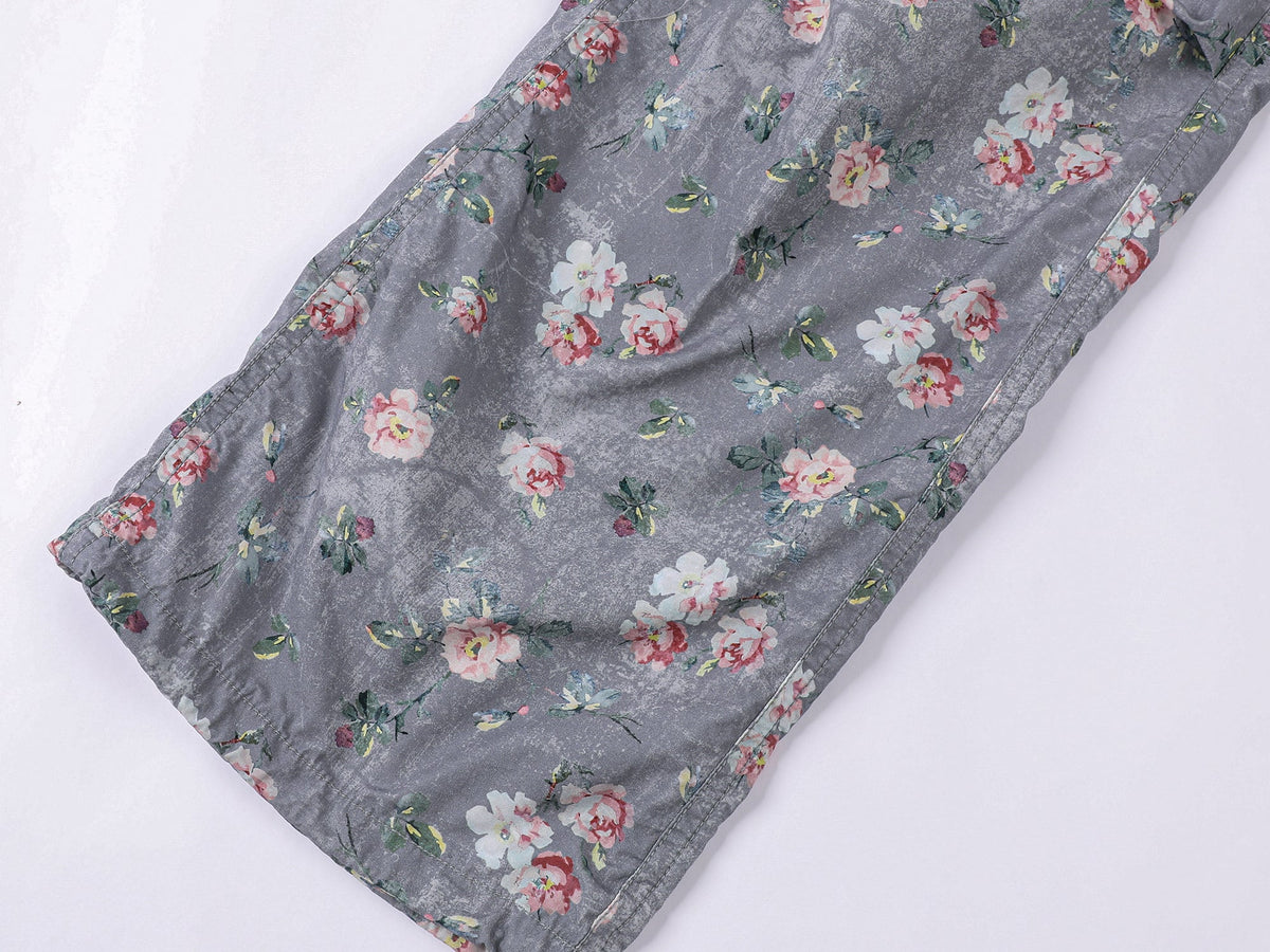 ロマンチックな壁紙の花柄ユーティリティパンツ