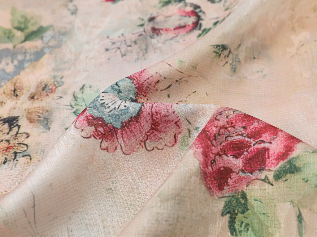 ヴィンテージの風合いのある壁紙の花柄シャツ