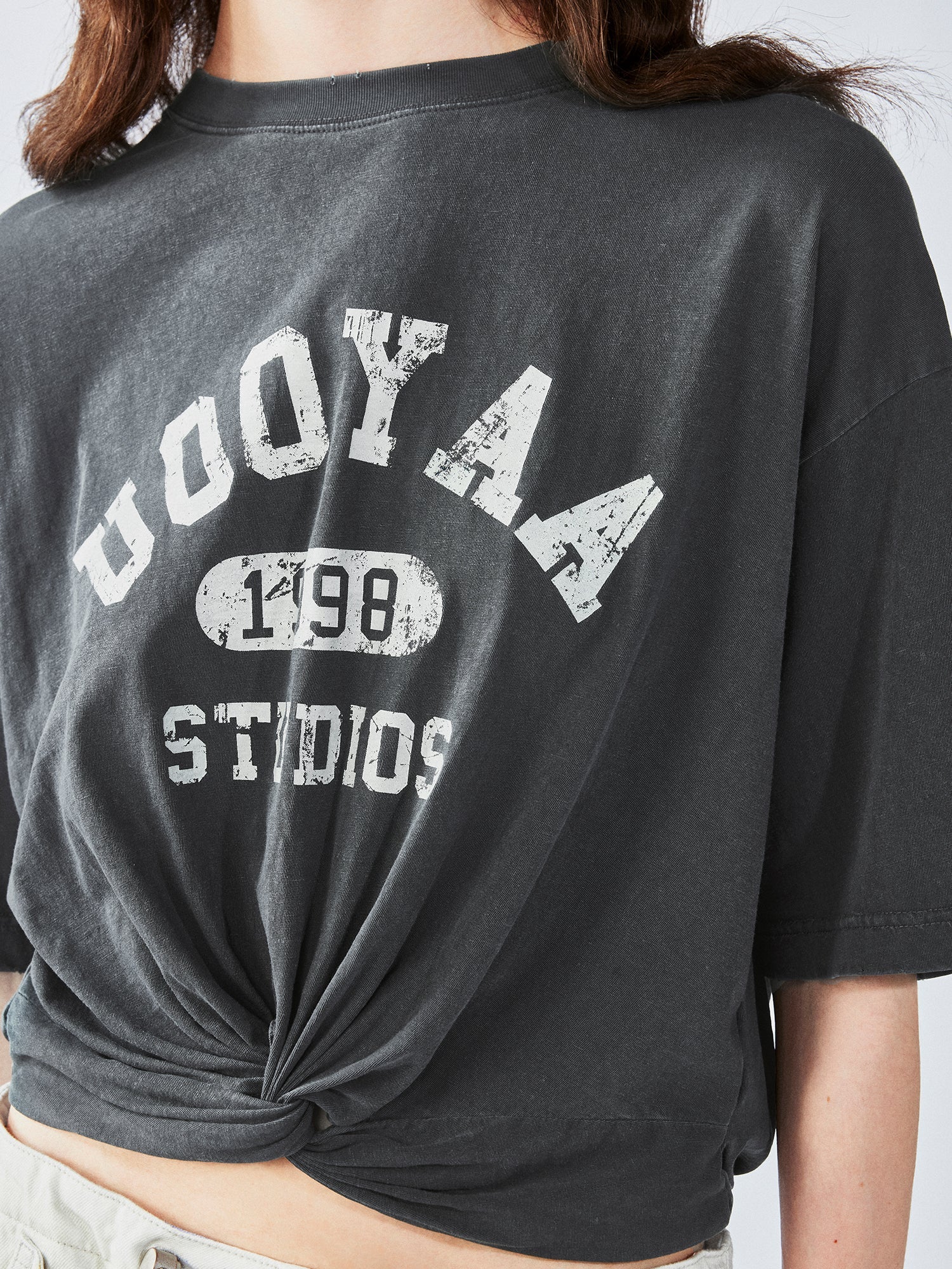 Twist-knot collegiate T-shirt