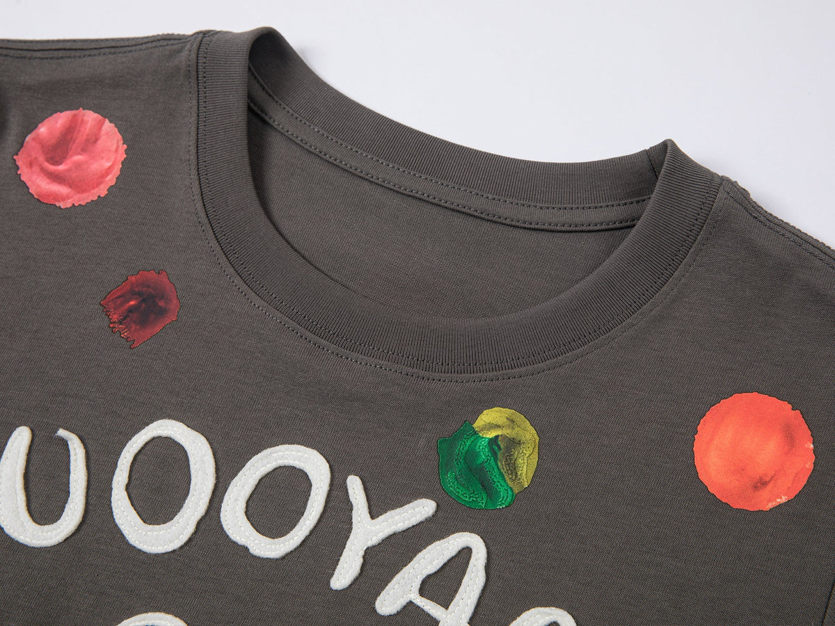 絵画的な水玉模様のTシャツ