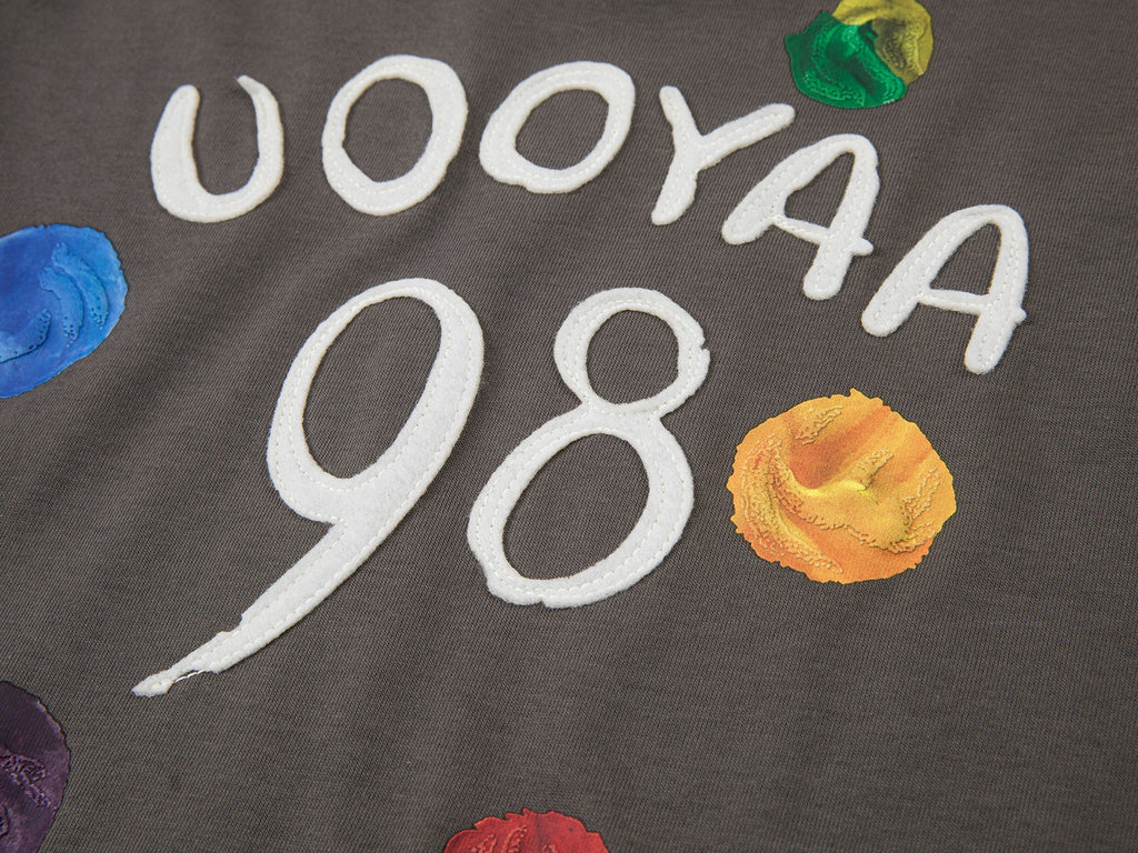 絵画的な水玉模様のTシャツ
