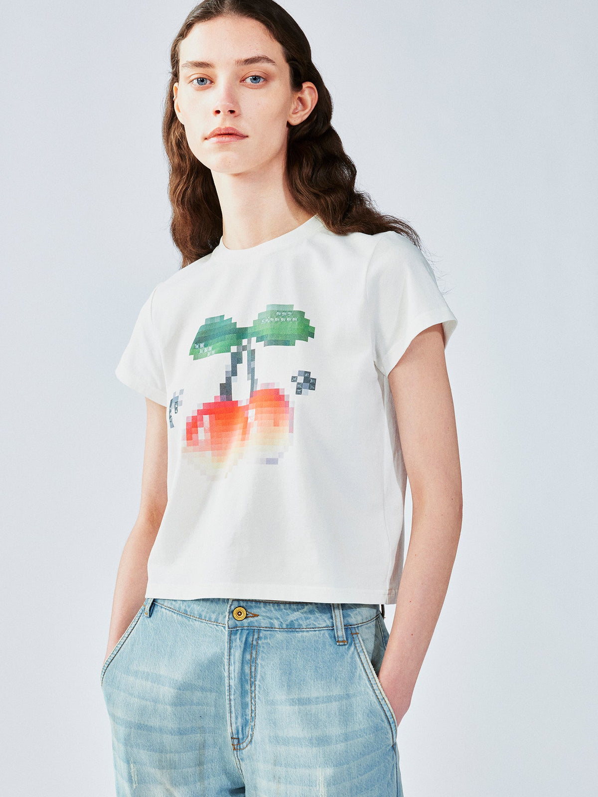 ピクセル化されたチェリーTシャツ