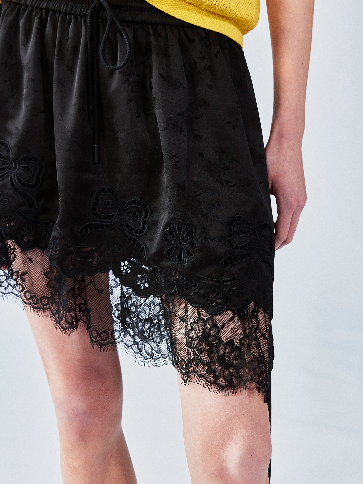 Asymmetrical lace jacquard skirt