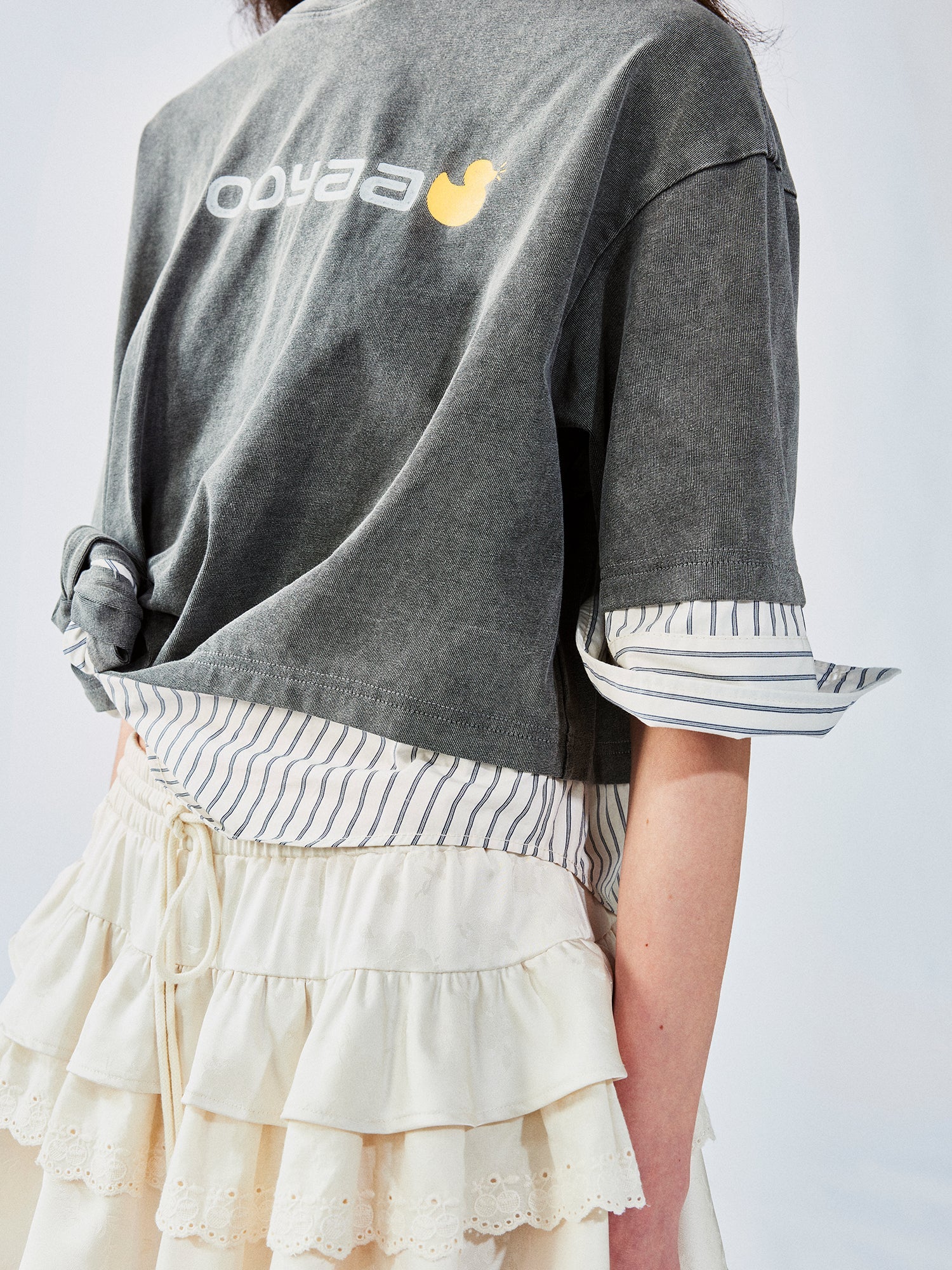 Three-dimensional twisted faux-layered shirt t-shirt