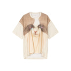 裾上げされた猫プリントTシャツ