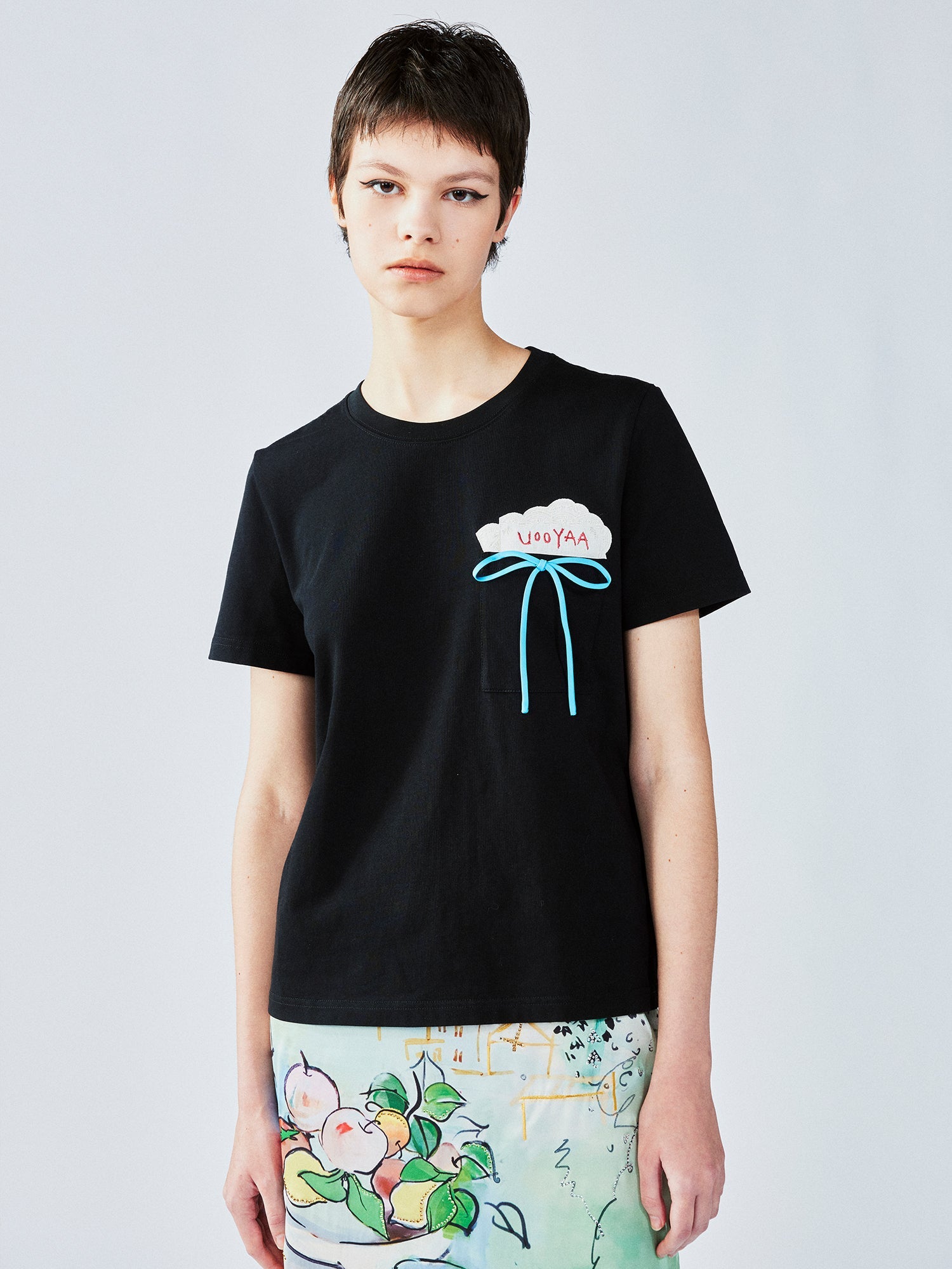 Npkin-pocket appliqué embroidery t-shirt