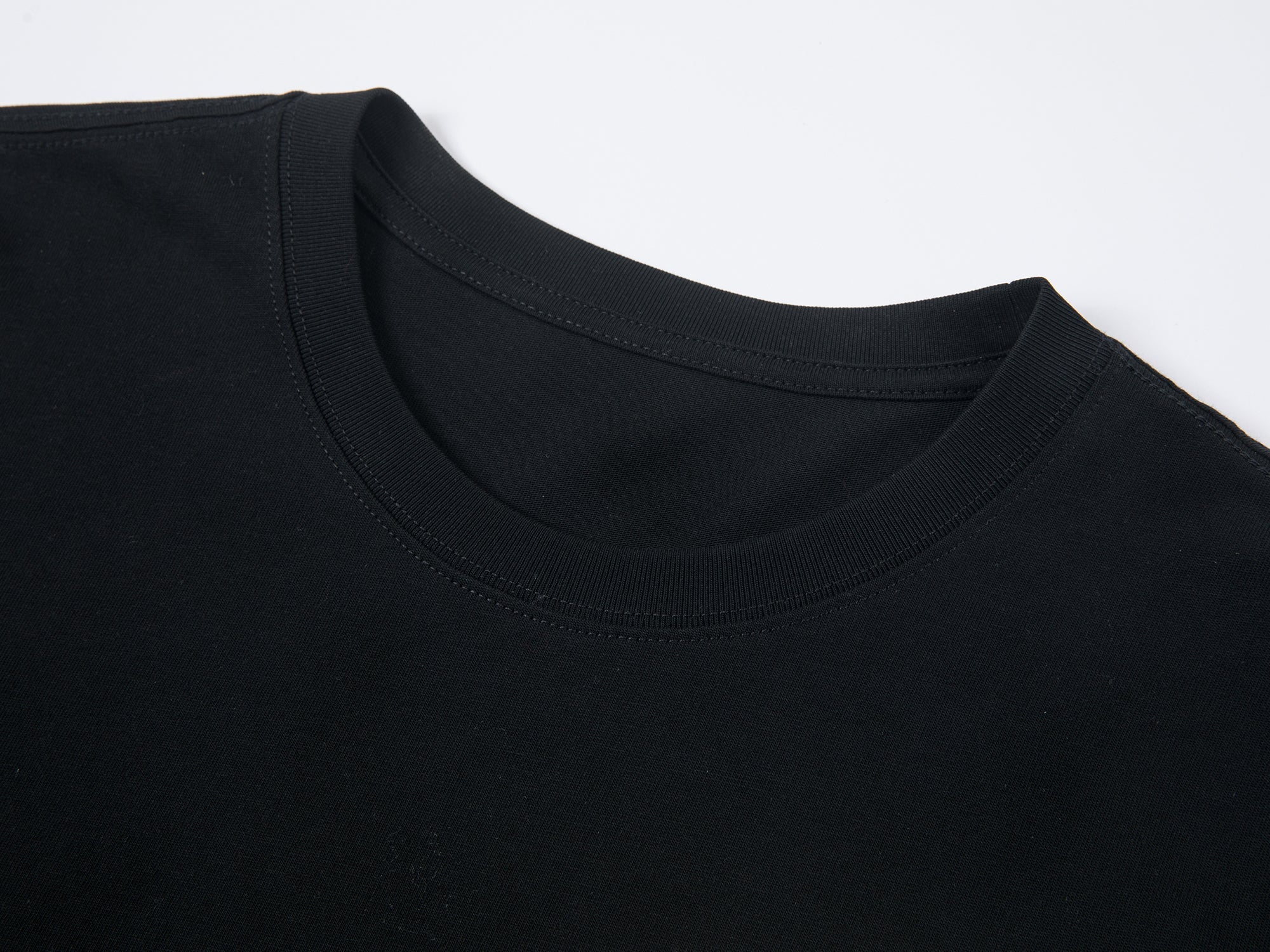 Npkin-pocket appliqué embroidery t-shirt