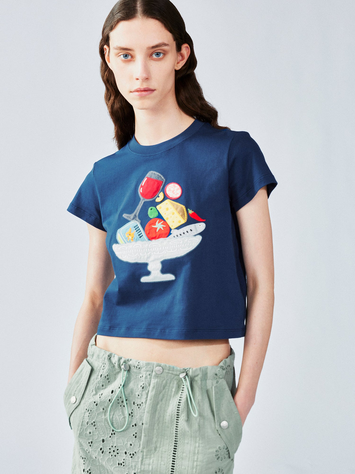 フードプラッターアップリケTシャツ