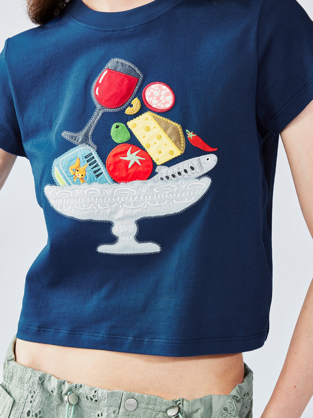 フードプラッターアップリケTシャツ