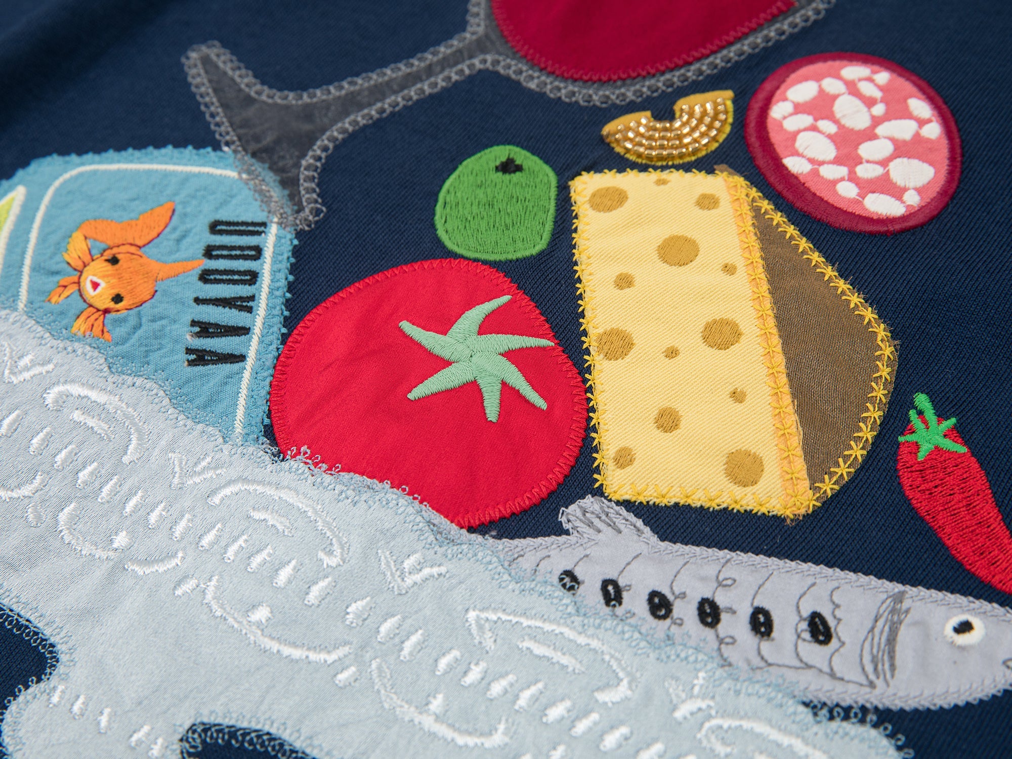 Food-Platter appliqué t-shirt