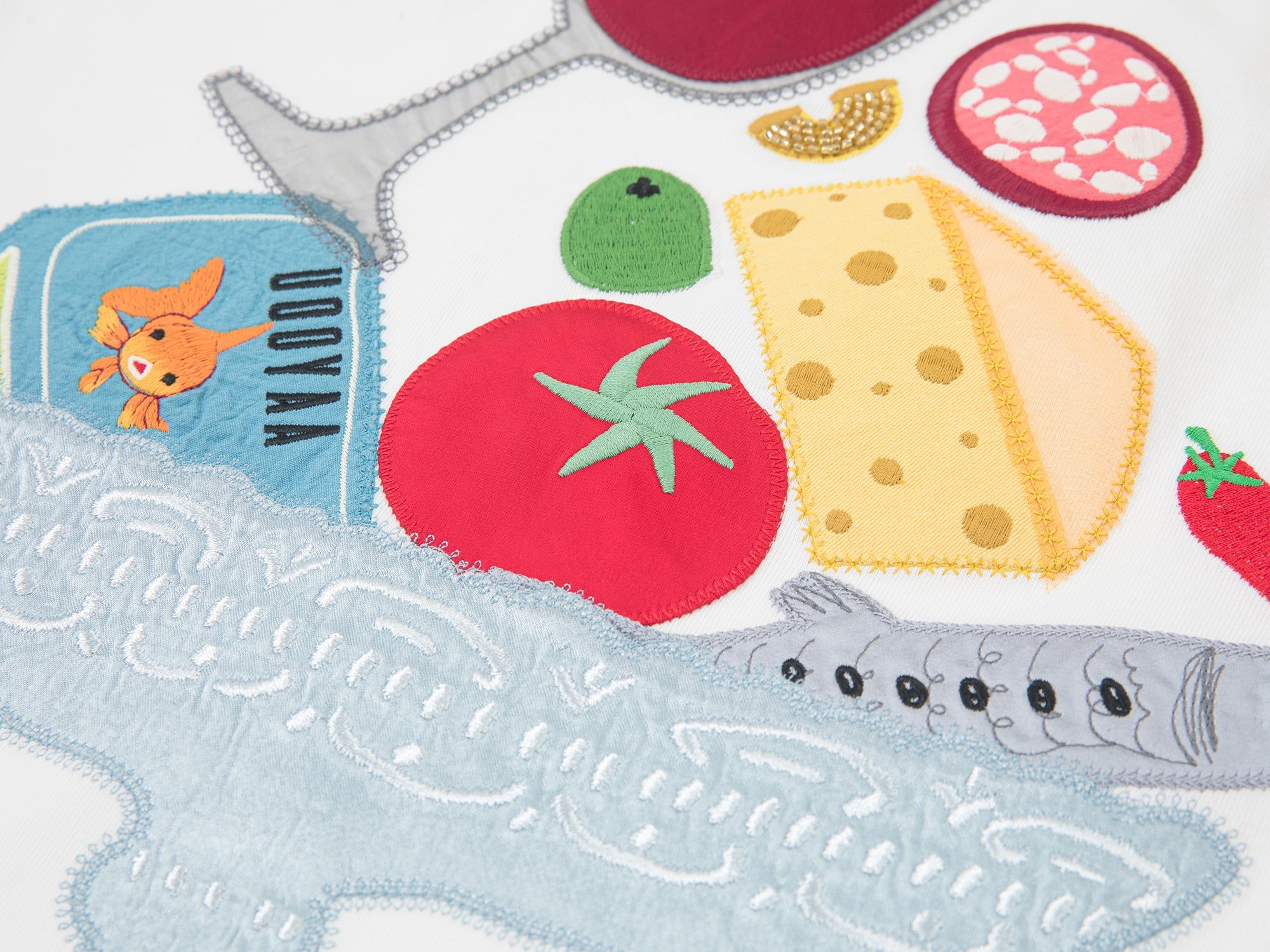 Food-Platter appliqué t-shirt