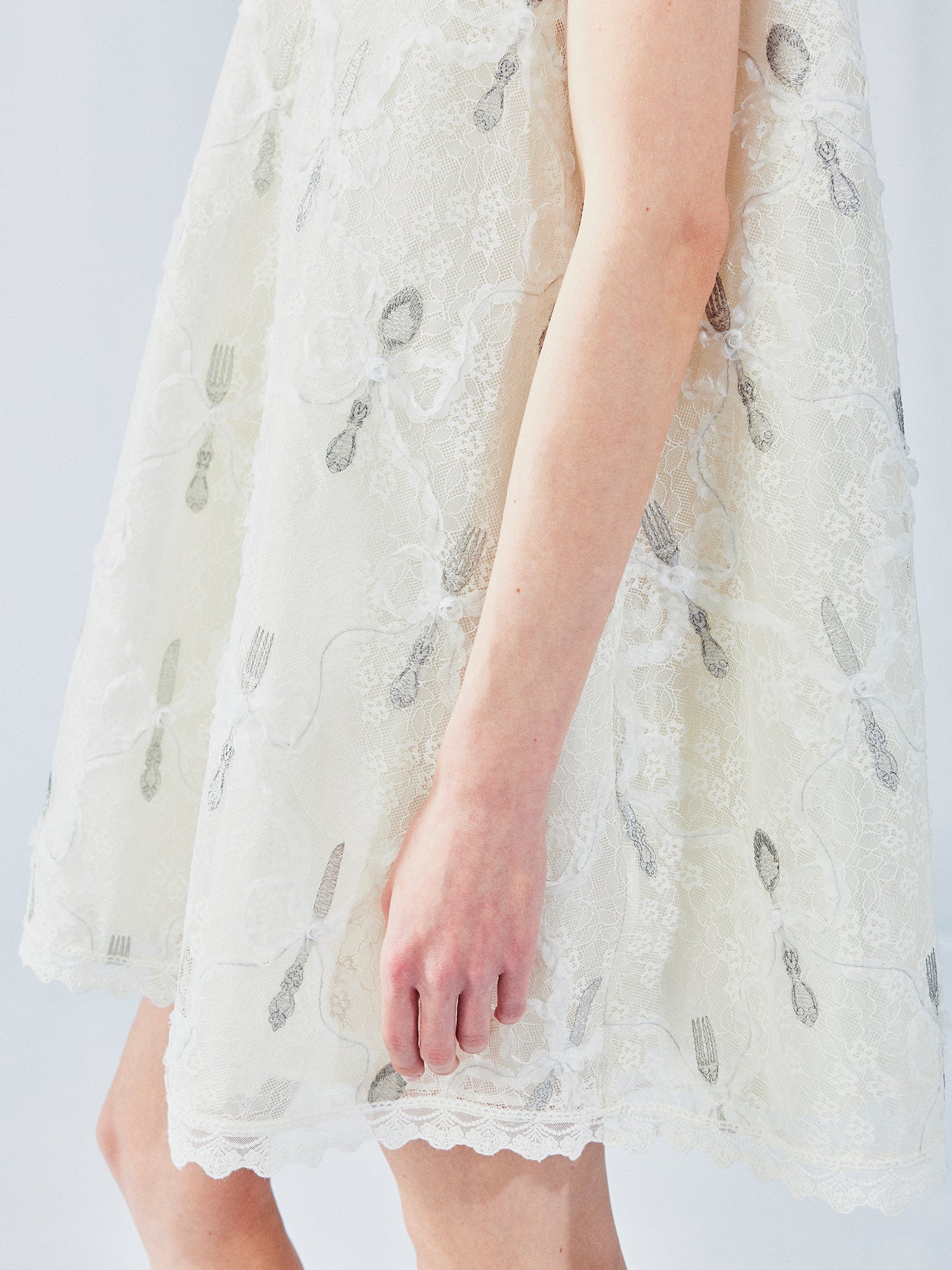 Bow & fork lace embroidered dress