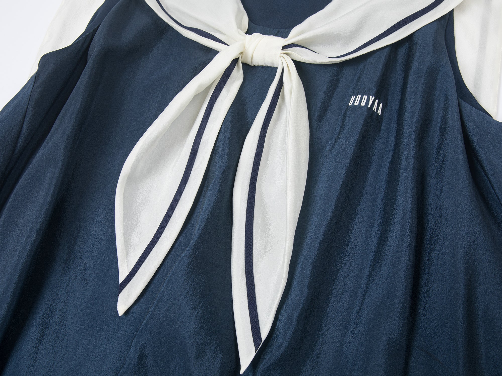 Navy-collar tulip dress