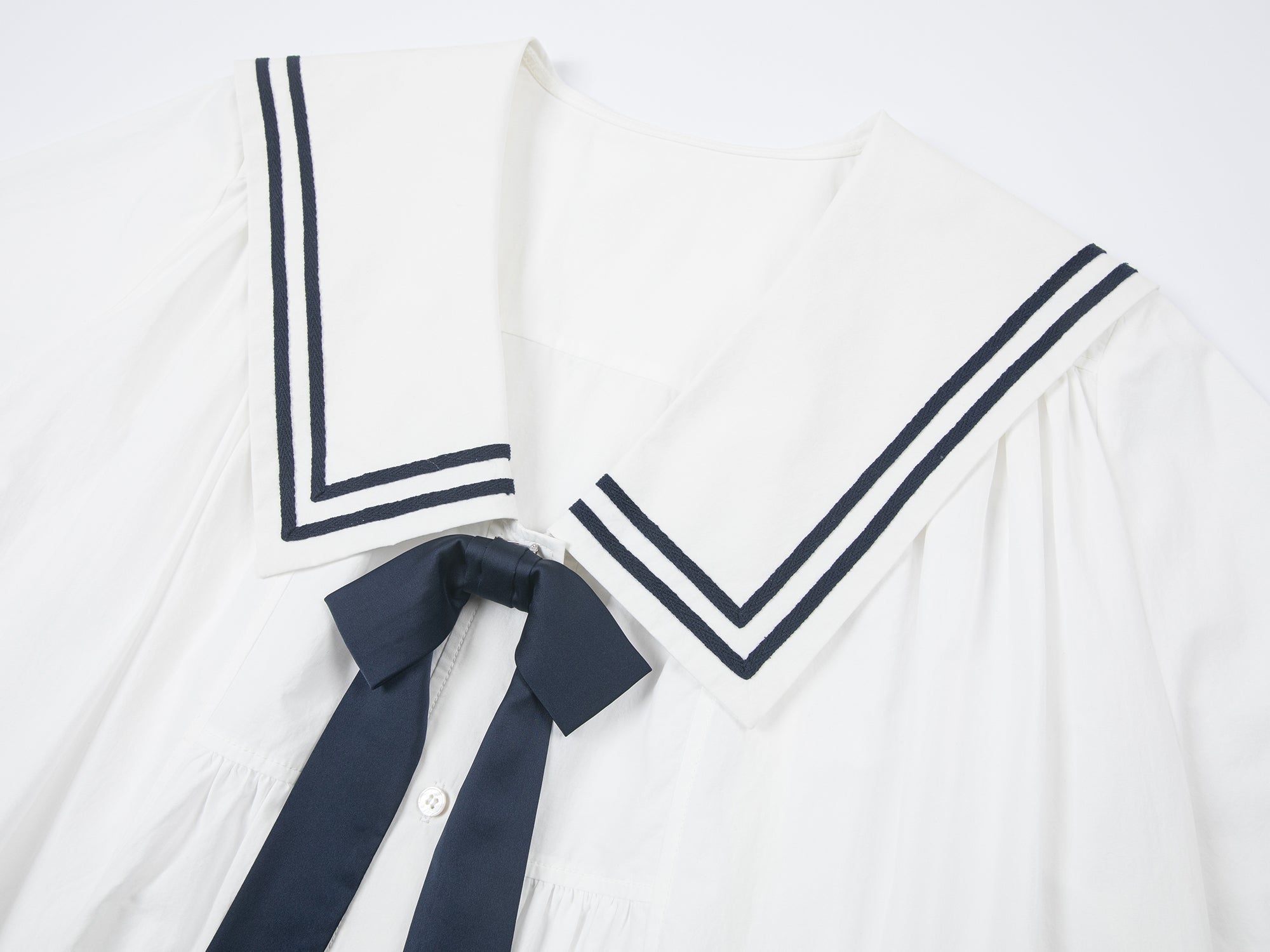 Collegiate sailor-collar dress