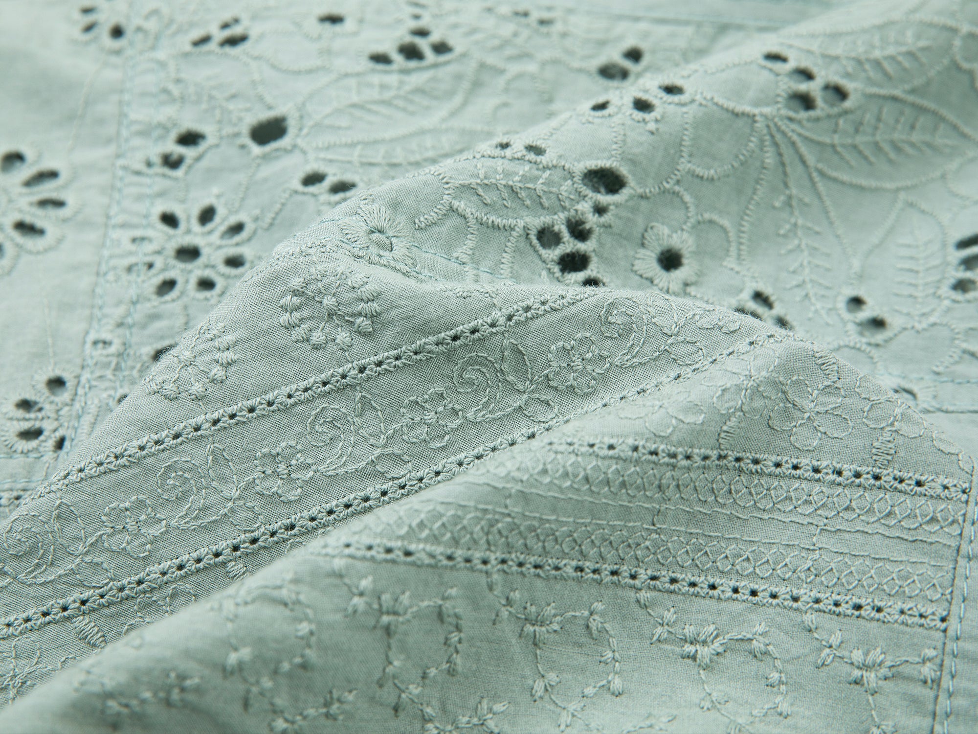 Openwork embroidery utility skirt