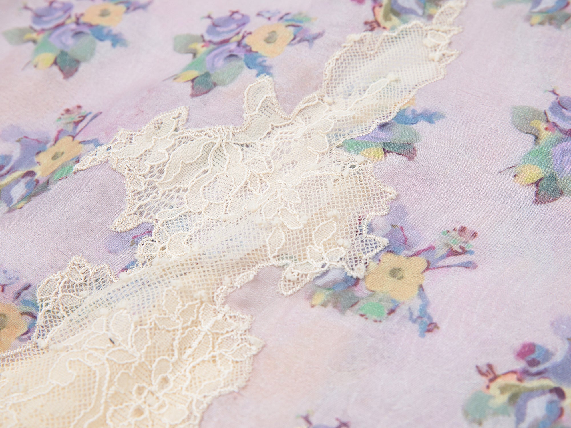 Vintage wallpaper-inspired floral lace cami