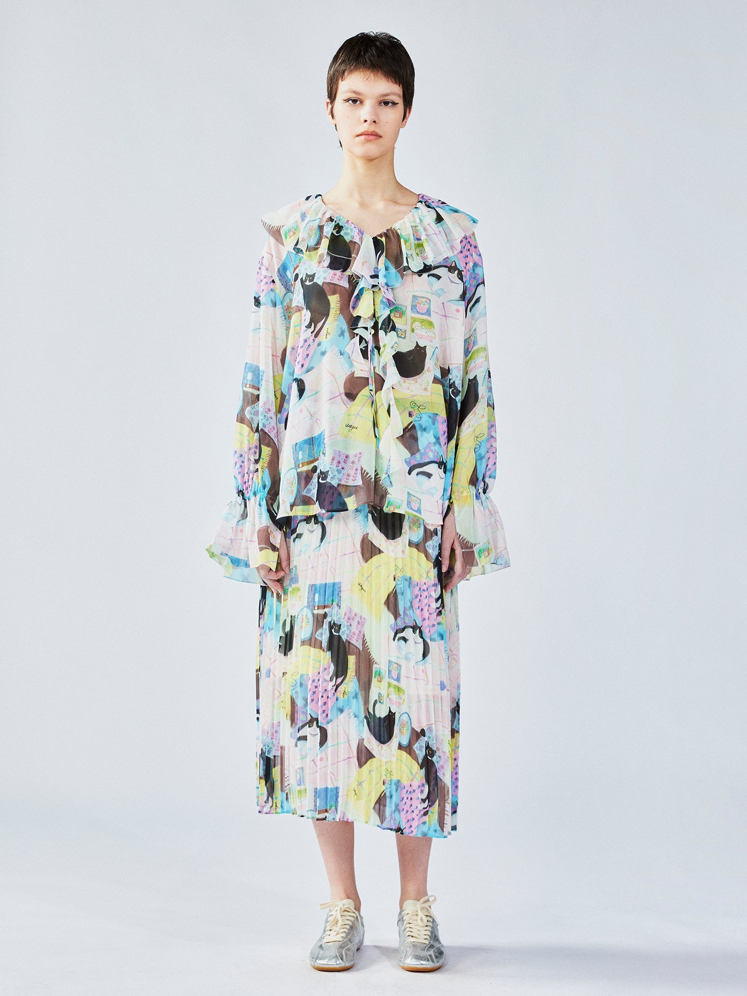 Ruffle-trimmed cat print blouse