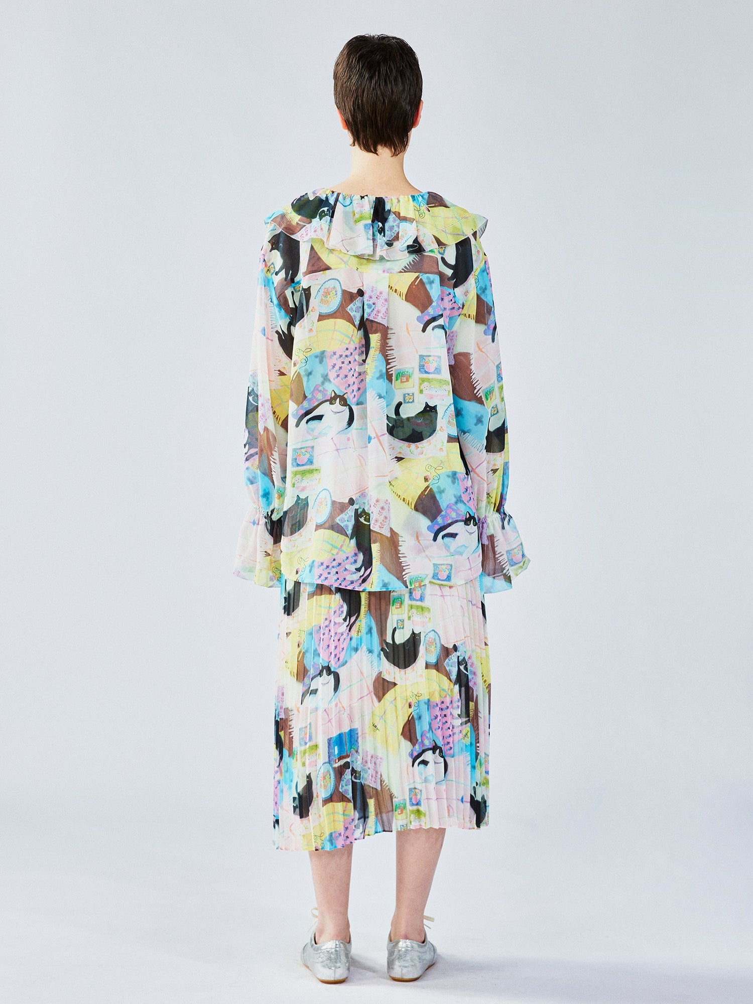 Ruffle-trimmed cat print blouse