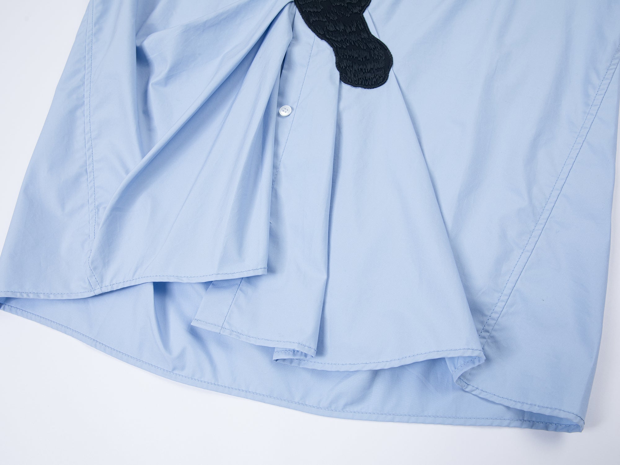 Cat-chasing-butterfly embroidery shirt