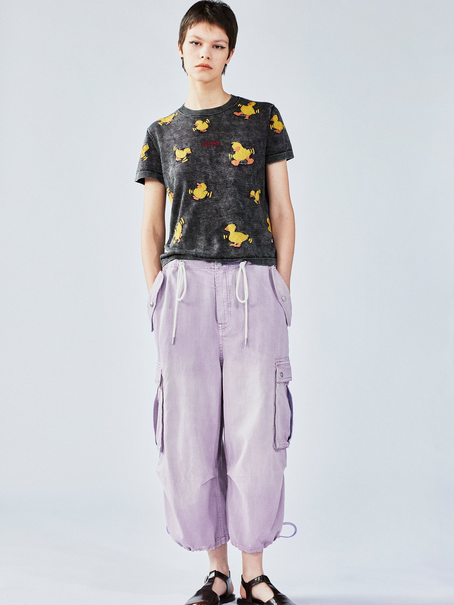 ‘Introverted personality type’ duck jacquard knit tee