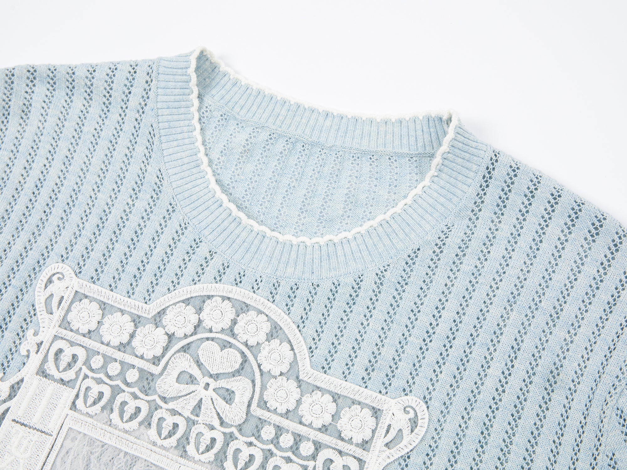 Knitted cat window scene T-shirt