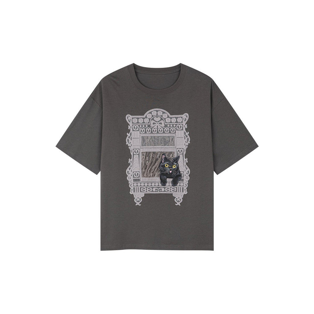 猫の窓風景アップリケTシャツ