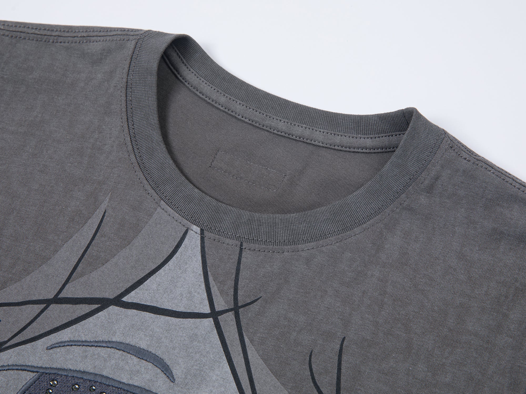 Moody girl print rhinestone T-shirt