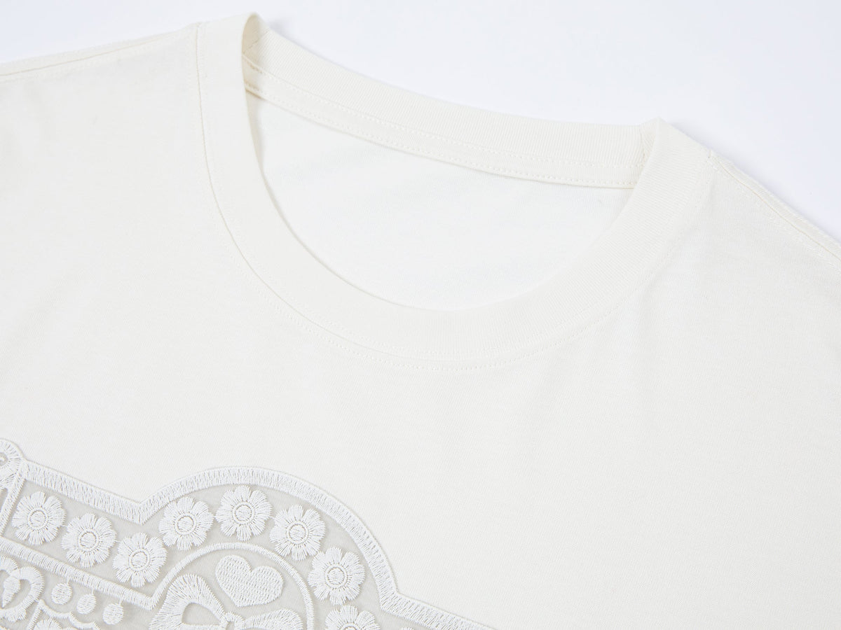猫の窓風景アップリケTシャツ