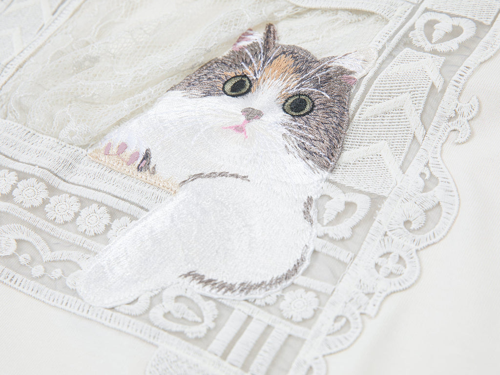 猫の窓風景アップリケTシャツ