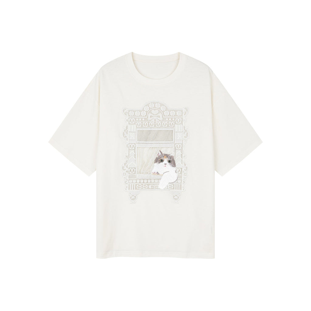 猫の窓風景アップリケTシャツ