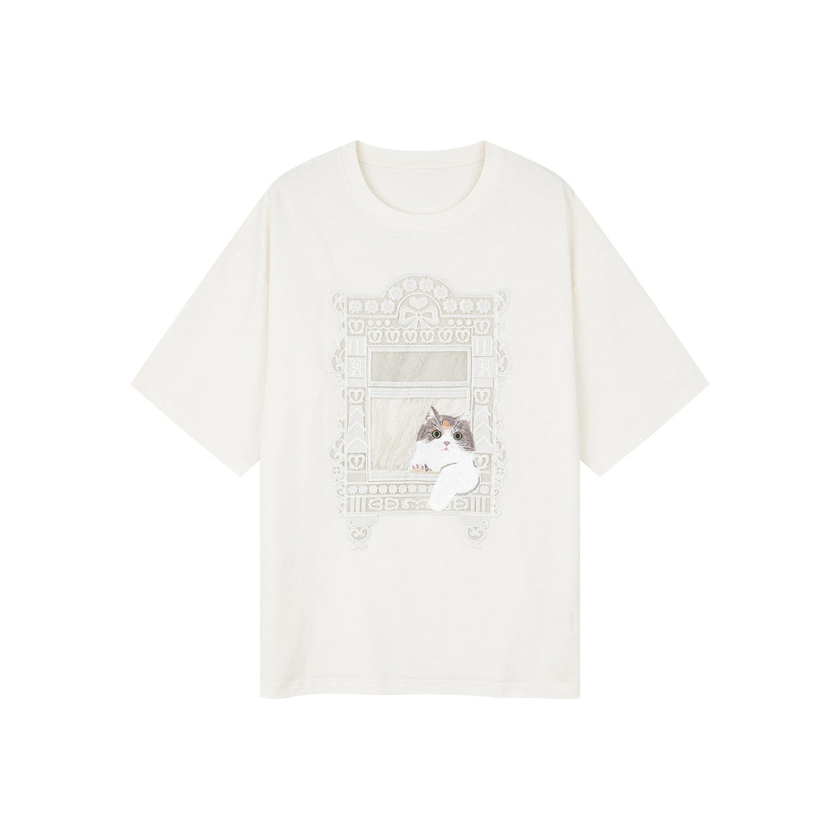 猫の窓風景アップリケTシャツ