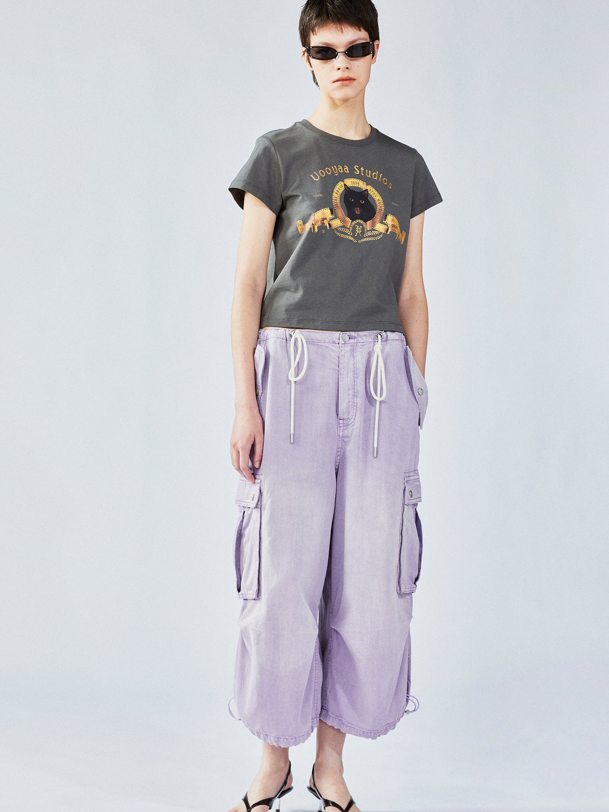 レトロなメタリック映画猫Tシャツ