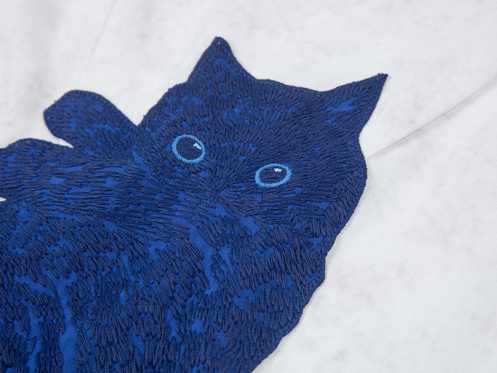 クラインの青い猫のTシャツ