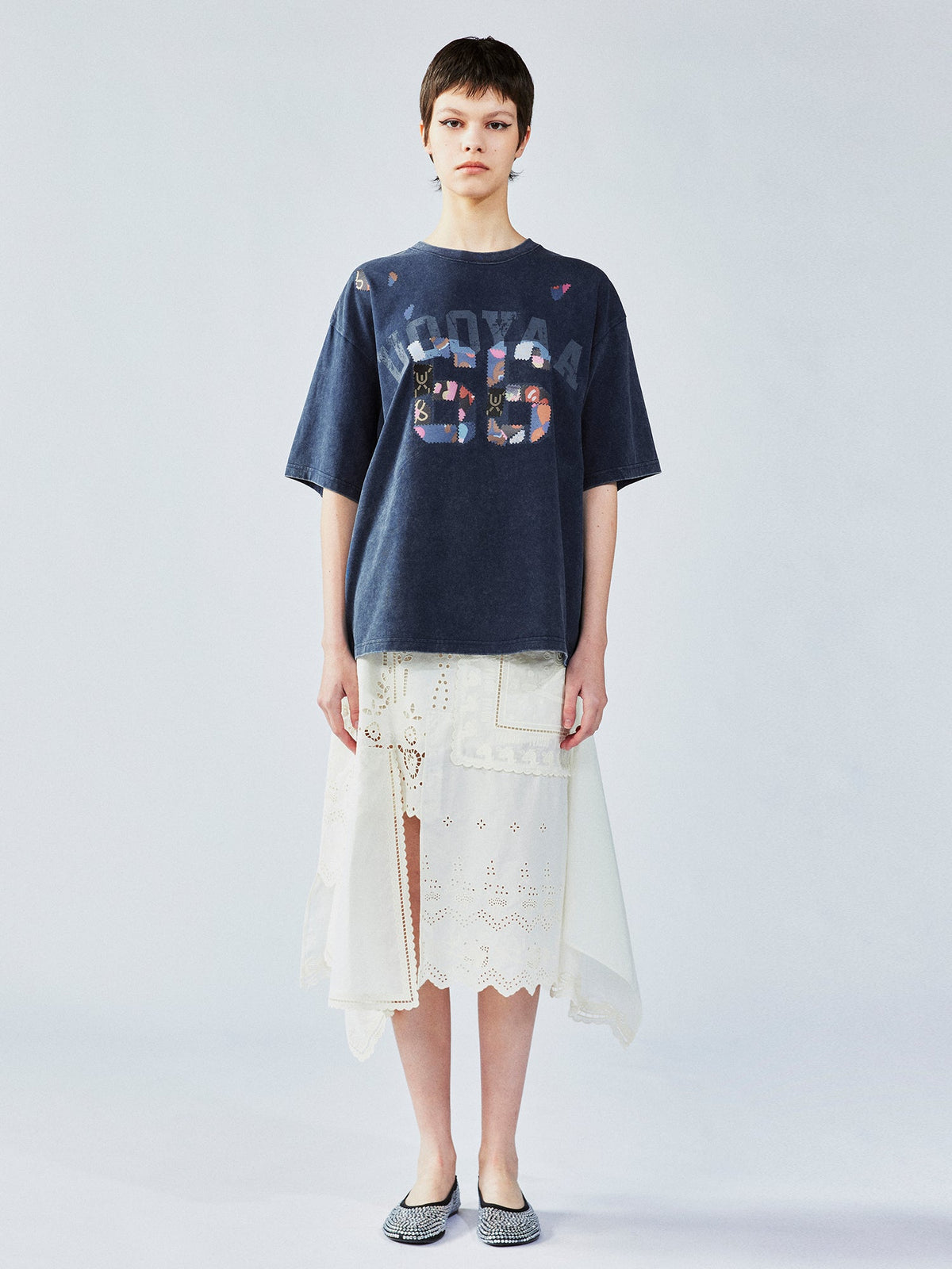 花柄パッチワークのカレッジTシャツ
