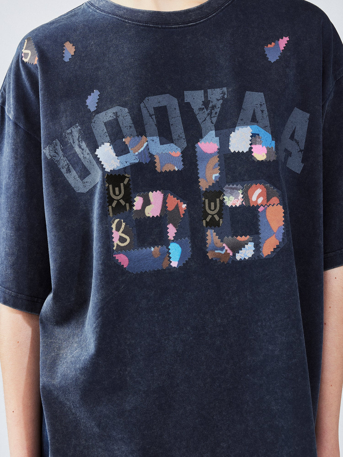 花柄パッチワークのカレッジTシャツ